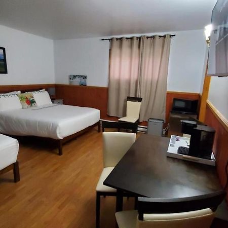 Hotel Fleurs Karaibes Saint-Alexandre-de-Kamouraska المظهر الخارجي الصورة