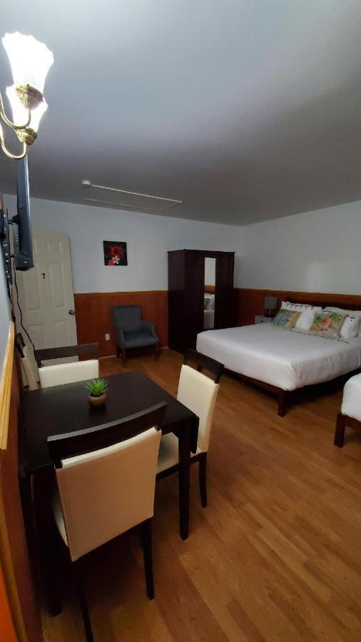 Hotel Fleurs Karaibes Saint-Alexandre-de-Kamouraska المظهر الخارجي الصورة
