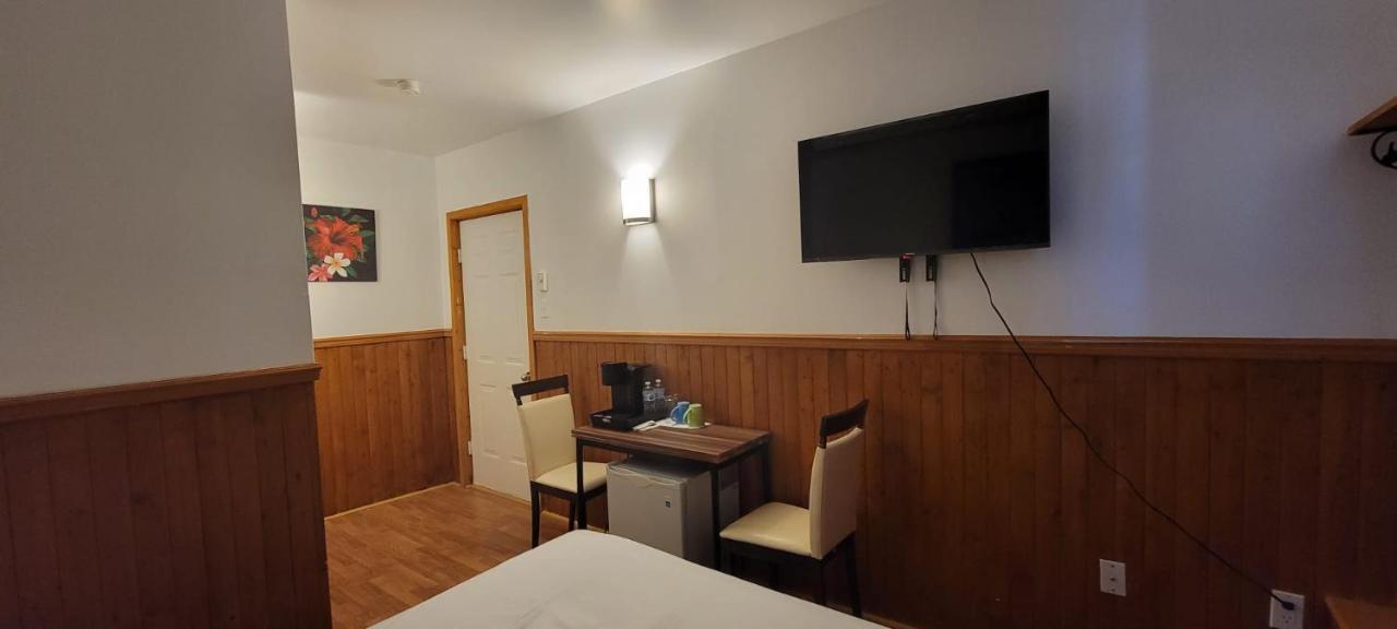Hotel Fleurs Karaibes Saint-Alexandre-de-Kamouraska المظهر الخارجي الصورة