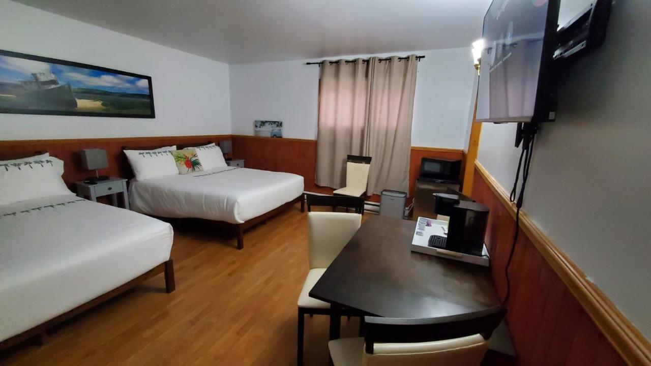 Hotel Fleurs Karaibes Saint-Alexandre-de-Kamouraska المظهر الخارجي الصورة
